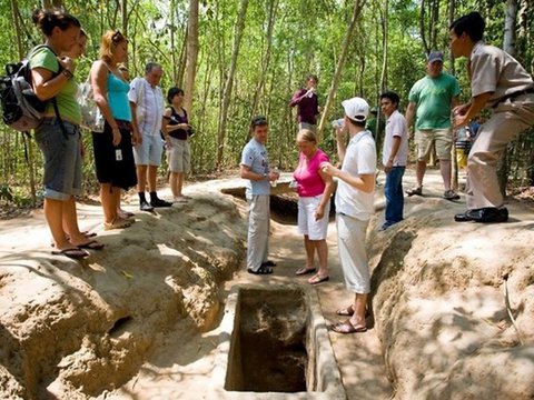 Cu Chi Tunnels 