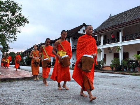 Vientiane Monks and Charities 