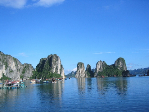 Halong Bay Cruise Tour 