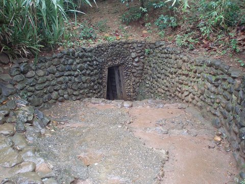 Paradise Cave - Vinh Moc Tunnels