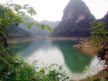 Thang Hen Mountain Lake