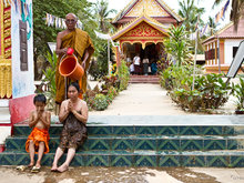 Wat Sakhae Temple