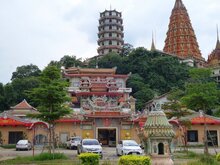 Wat Tham Khao Noi