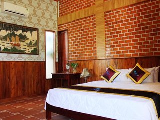 Cottage room garden view