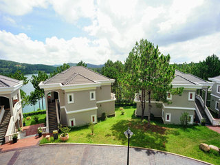 Jasmine Deluxe lake view