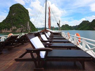 Hanoi - Ha Long (L, D)