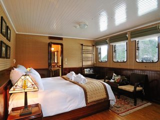 Halong Bay – Hanoi (Br)
