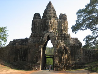 Banteay Srei - East Mebon - Pre Rup - Angkor Thom (B, L)