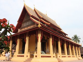 Vientiane (B, L)