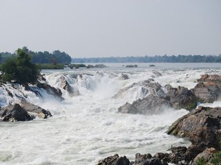 Khong Island – Khong Phapheng Waterfall (B, L)