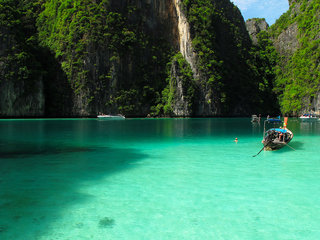 Phuket – Phi Phi Island (B, L)