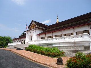 Luang Prabang City Tour (B, L)