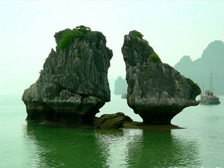 Hanoi – Halong (B, L, D)