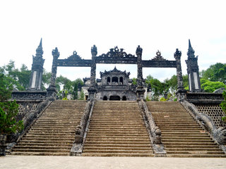 Hue City Tour (B, L)