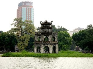 Halong – Hanoi (B, L)