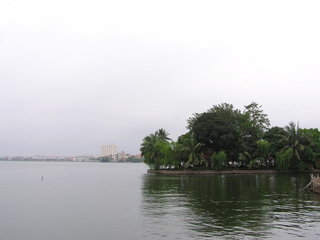 Halong – Hanoi (B, Br)