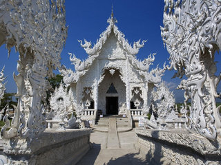 Chiang Rai – Bangkok (B, L) 
