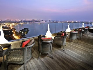 Halong – Hanoi (B, L)