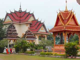 Vientiane – Pakse – Tad Fan (B, L)