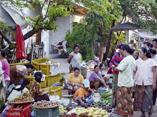 Luang Prabang City Tour (B, L)