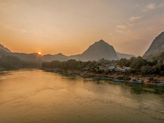 Nam Ou River with Pak Ou Cave 