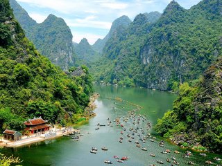 Hanoi - Ninh Binh – Sapa (B, L)