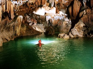 Hanoi – Dong Hoi – Phong Nha (B, L)