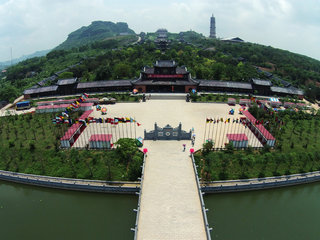Hanoi – Trang An - Bai Dinh Pagoda (B, L)