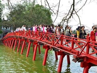 Halong – Hanoi (B, L)