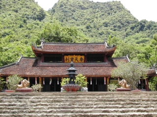 Perfume Pagoda Tour