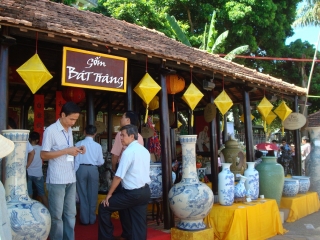 Bat Trang - Ecopark Tour