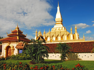 Luang Prabang – Vientiane (B, L)