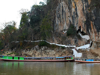 Mekong River - Pak Ou cave - Weaving village (B, L)