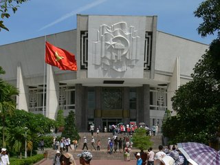 Halong – Hanoi (B, L)