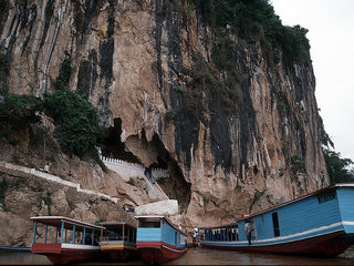 Mekong River - Pak Ou cave - Weaving village (B, L)