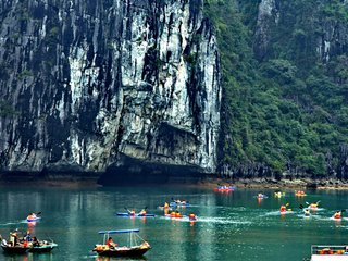 Halong – Hanoi (B, L)