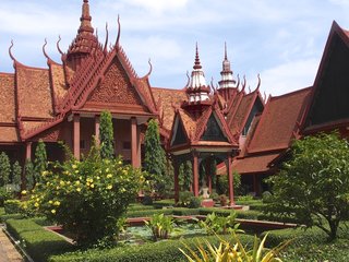 Siem Reap - Phnompenh (B, L)