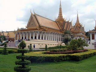 Phnom Penh Arrival – City Tour (L)