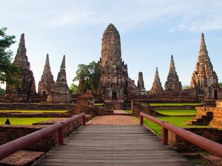 Bangkok – Ayutthaya (B, L) 