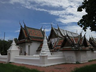 Bangkok – Phetchaburi – Hua Hin (B, L)