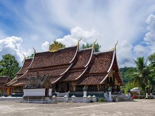 Luang Prabang – Pak Ou Caves (B, L) 