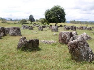 Xieng khouang – Plain of jars & Muang Khoung (B, L)