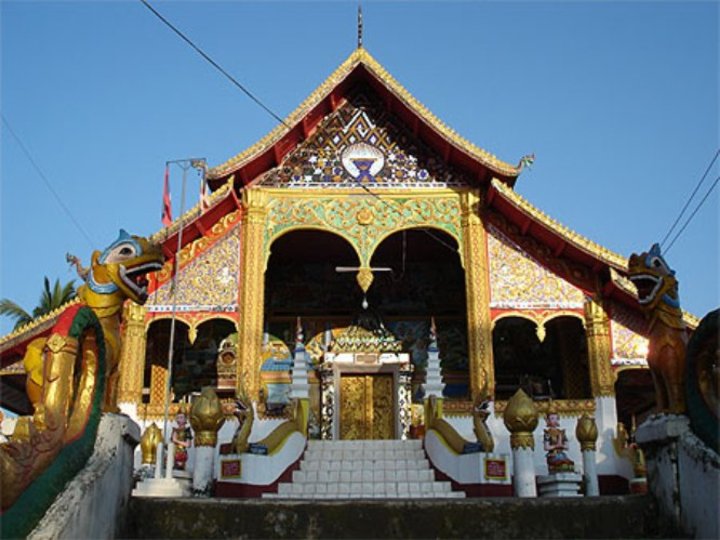 Jom Khao Manilat Temple