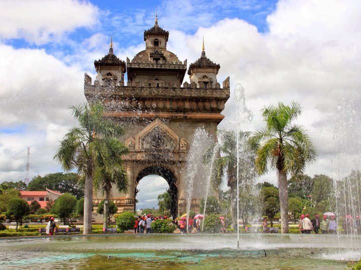 Patuxai Victory Monument