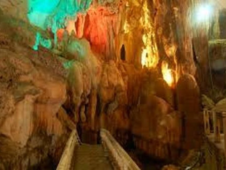 Tham Xang Cave