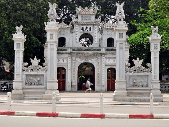 Quan Thanh Temple