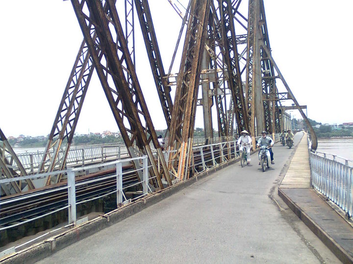 Long Bien Bridge