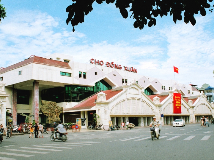 Dong Xuan Market