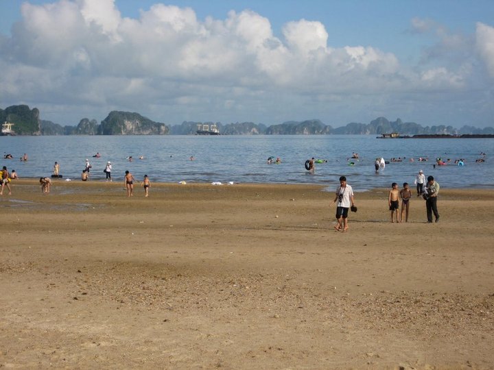 Bai Chay Beach