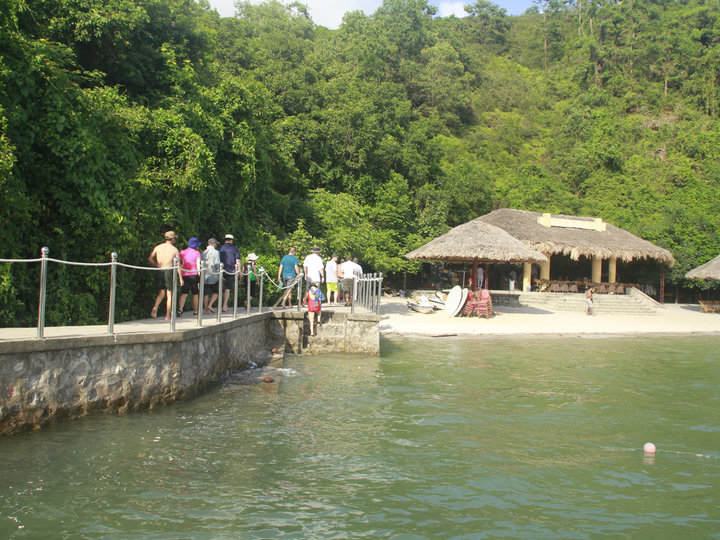 Ba Trai Dao Beach